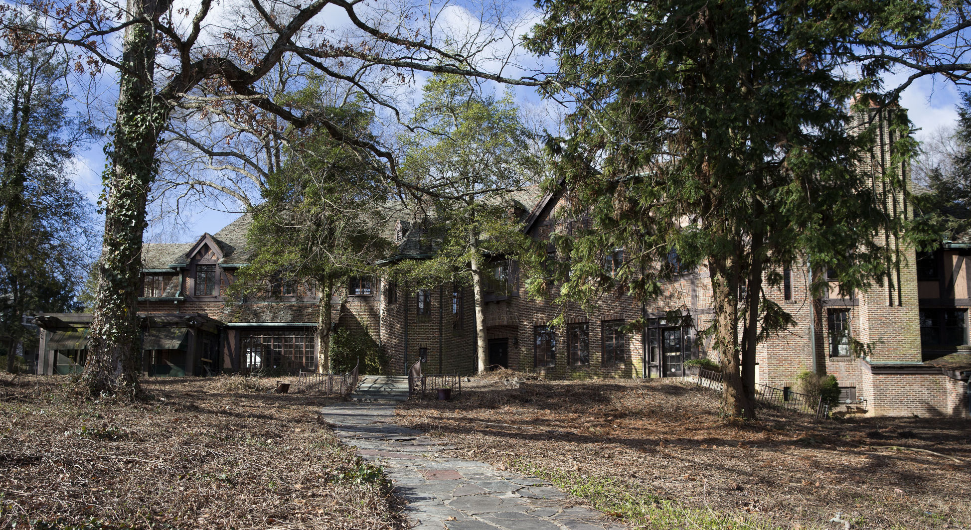 Julian Price house tour